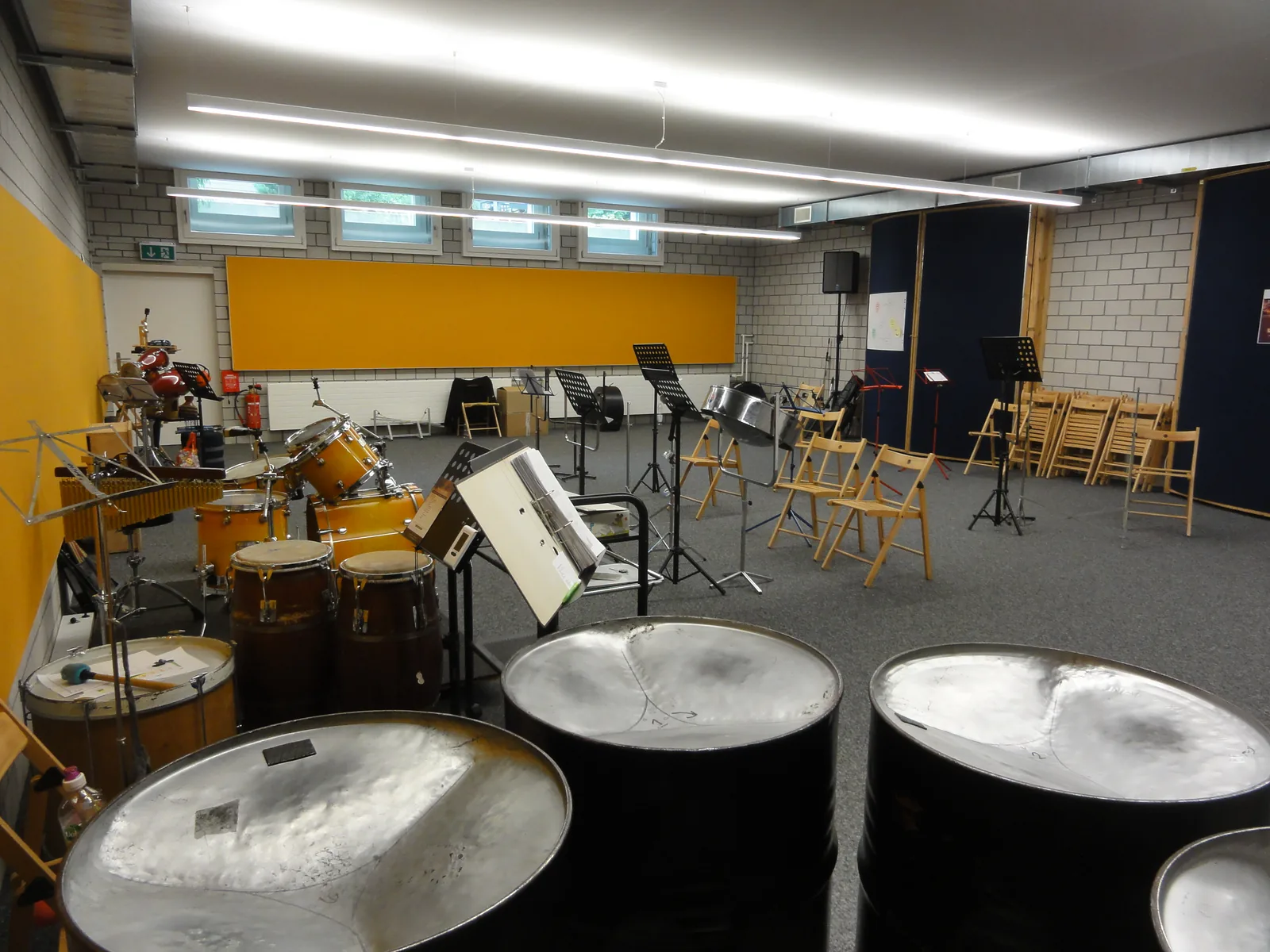 Musikraum in Winterthur: schallgedämmter Proberaum mit Tageslicht